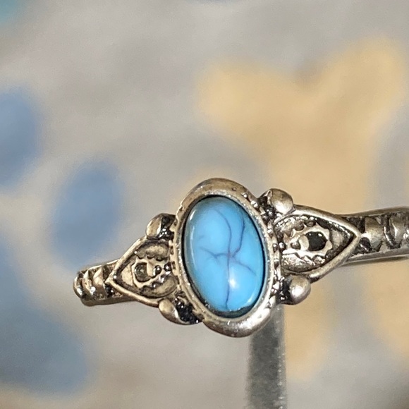 Blue stone silver plated ring - Picture 3 of 4